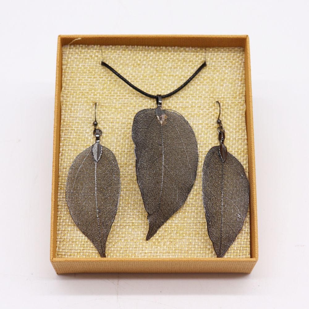 Necklace & Earring Leaf Gift Set